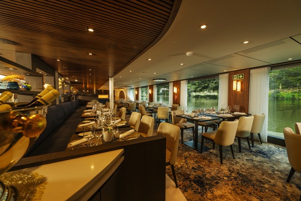 Avalon Waterways Avalon Alegria Dining Room 7.jpg